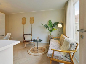 Beautiful flat with shared garden